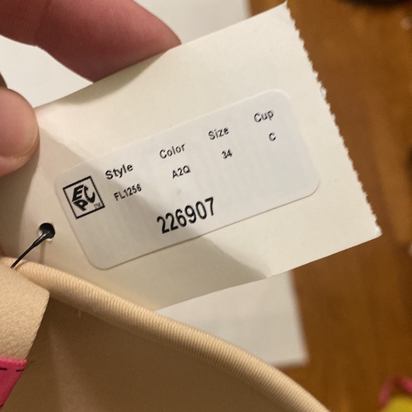 Maidenform Ultra Firm Convertible Body Shaper with Built in Underwire Bra 34C - Picture 9 of 11